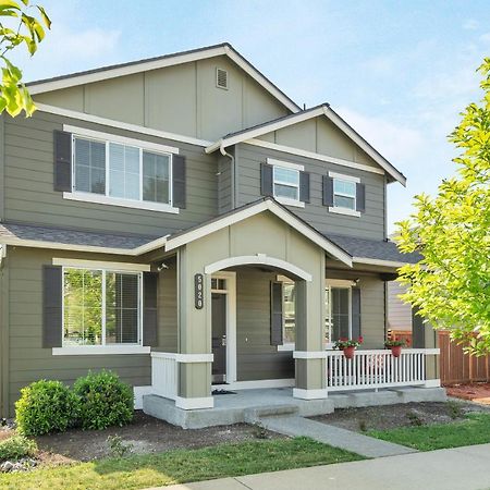 Terra House Tacoma - Ev Power Station, Crib, Stroller, High Chair Bagian luar foto
