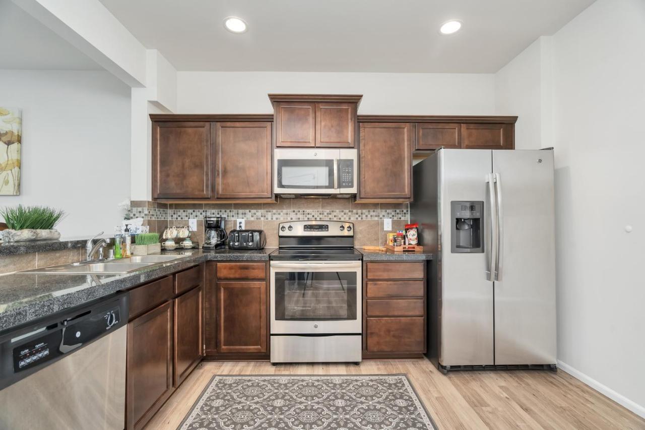 Terra House Tacoma - Ev Power Station, Crib, Stroller, High Chair Bagian luar foto