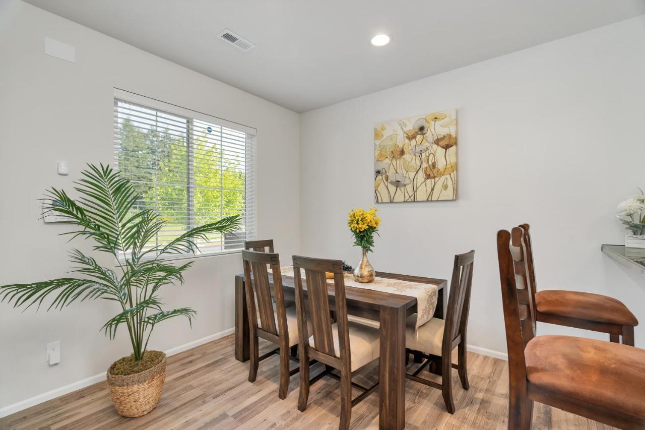 Terra House Tacoma - Ev Power Station, Crib, Stroller, High Chair Bagian luar foto